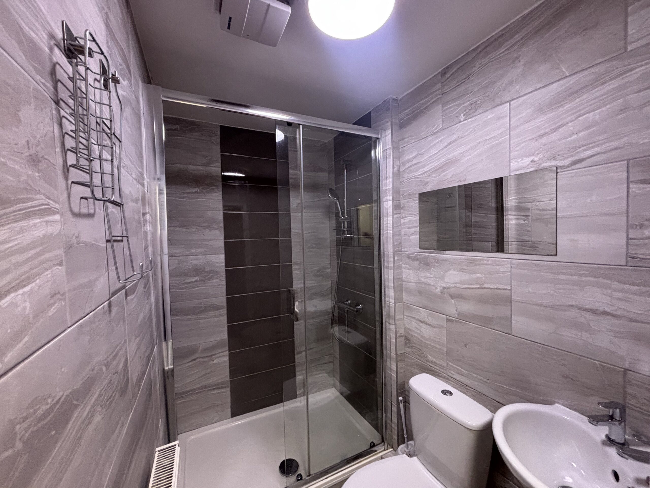 0908 83f7 B937 Ec72.jpg